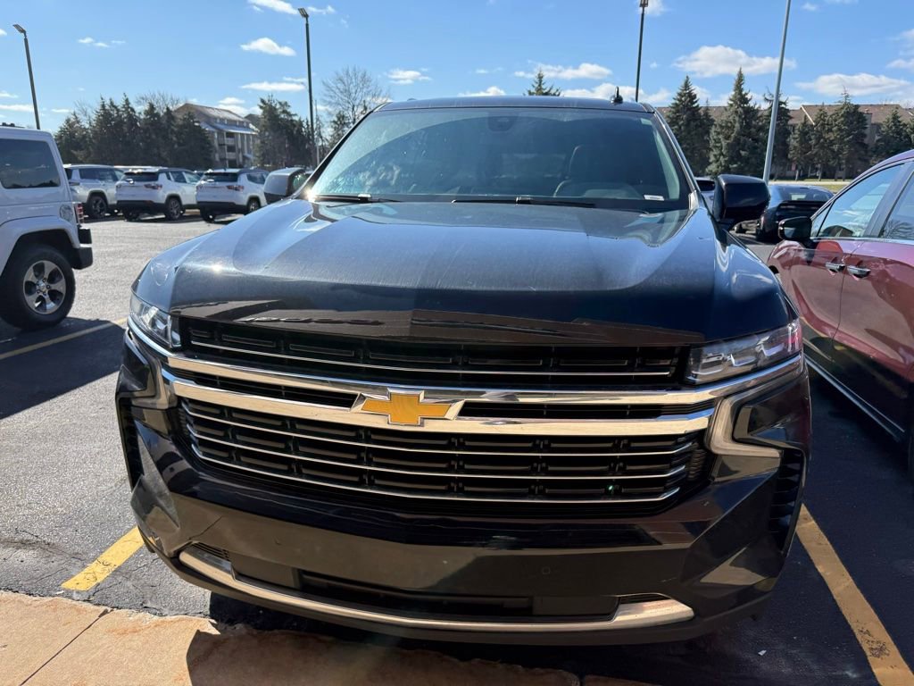 Used 2022 Chevrolet Suburban LT image 2
