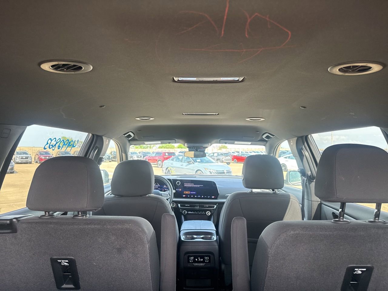 Used 2025 Chevrolet Traverse LT image 38