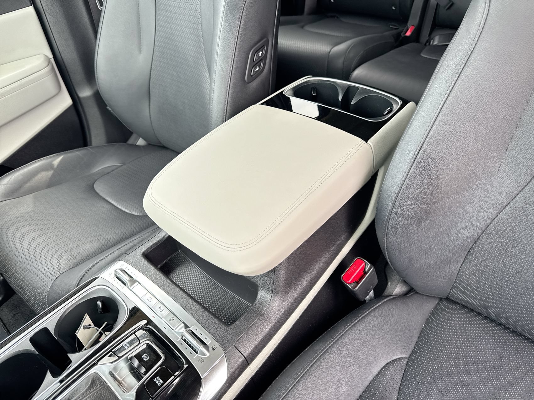 Used 2023 Kia Carnival SX Prestige FWD image 21