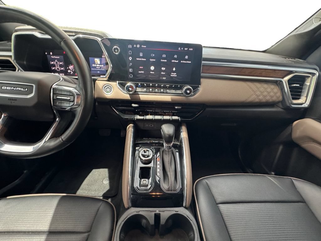 Certified 2023 GMC Canyon Denali w/ Denali Black Edition AWD/4WD image 13