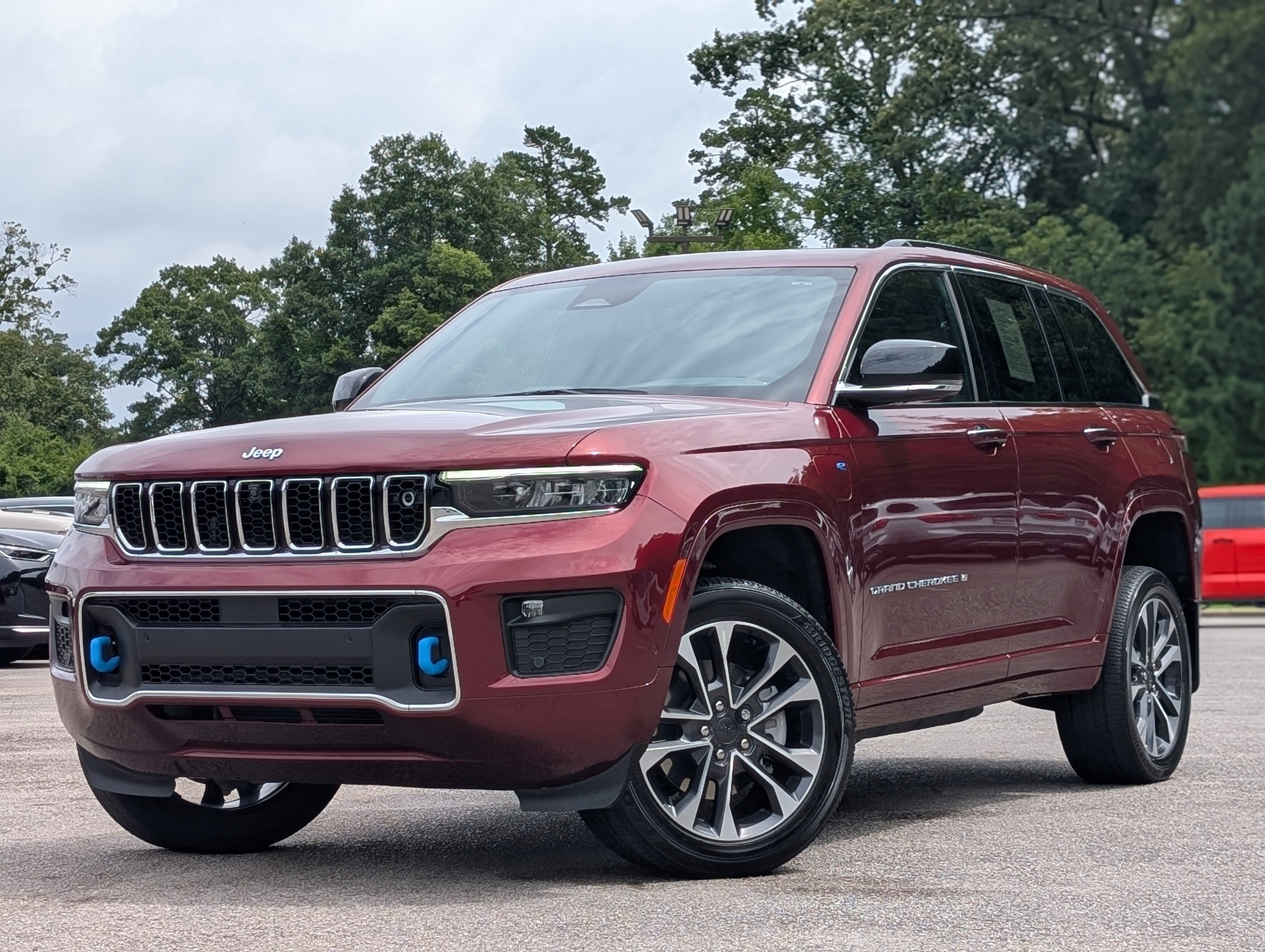 Used 2023 Jeep Grand Cherokee Overland 4xe AWD/4WD image 4