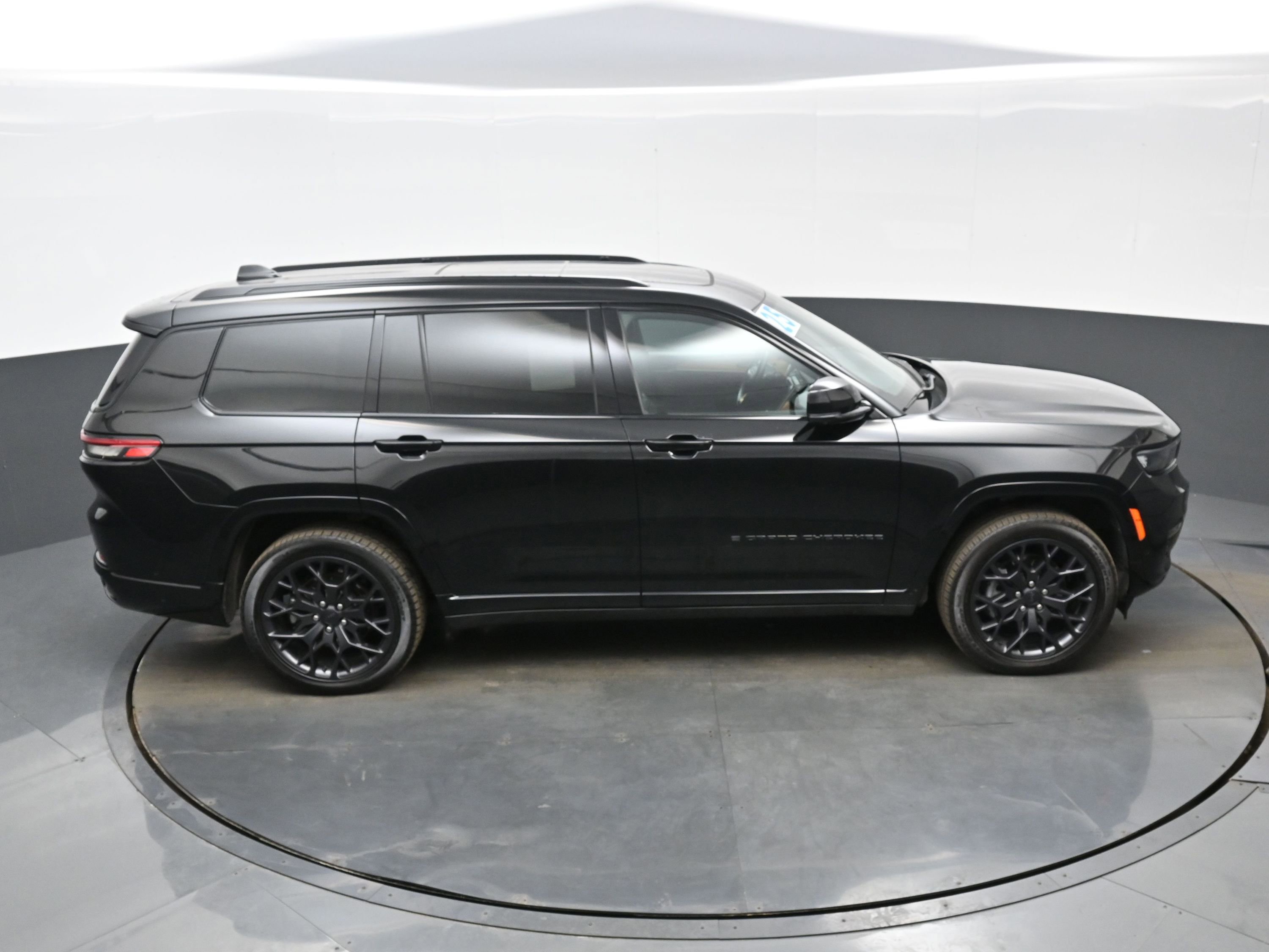 Used 2025 Jeep Grand Cherokee L Summit image 39