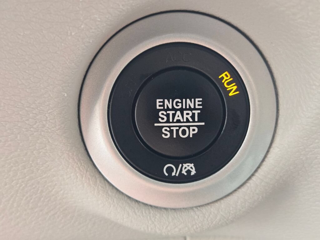 Used 2024 Chrysler Pacifica Touring-L FWD image 31