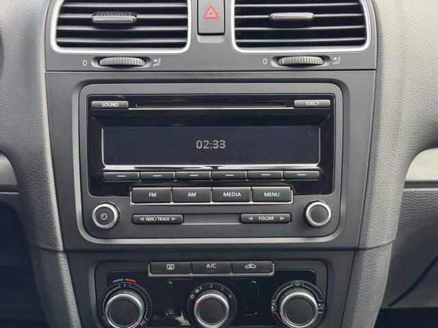 Used 2014 Volkswagen Golf 4-Door image 3