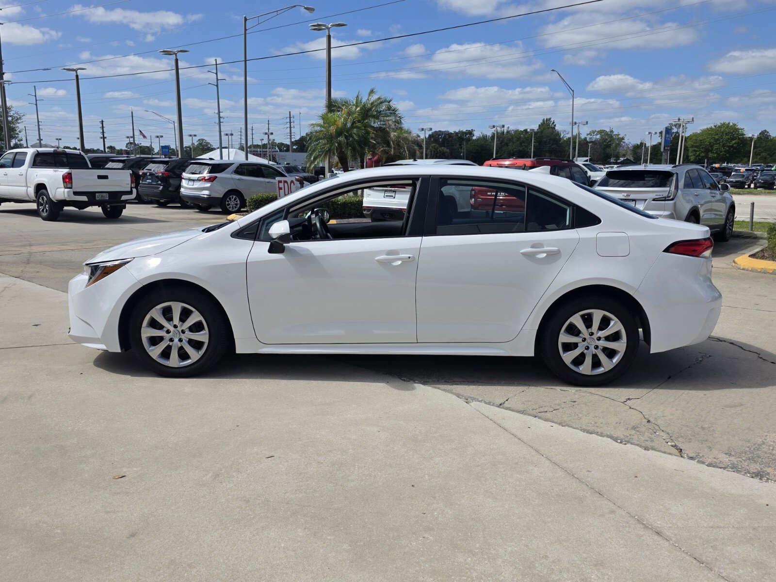 Certified 2025 Toyota Corolla LE FWD image 3