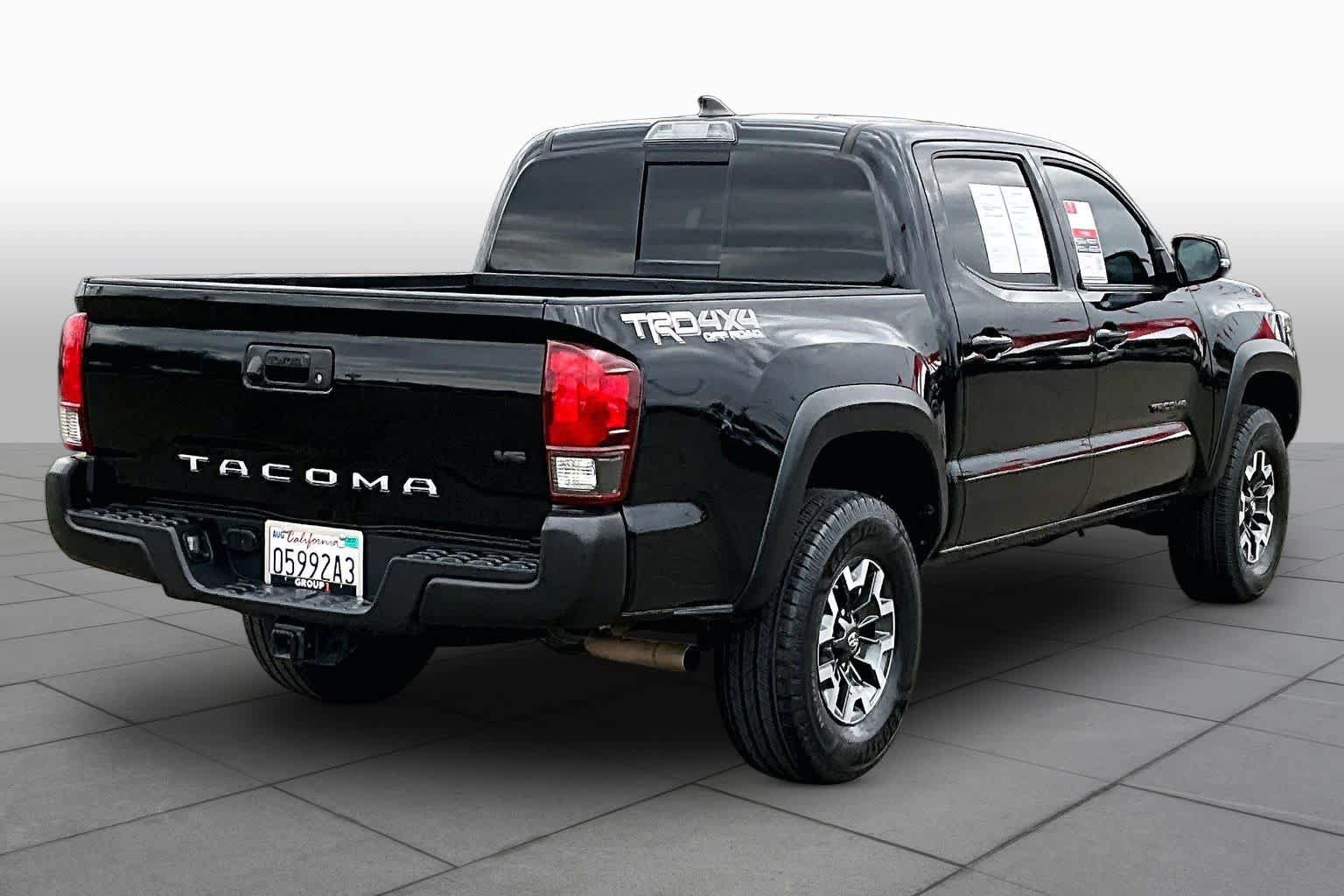 Used 2019 Toyota Tacoma TRD Off-Road AWD/4WD image 12