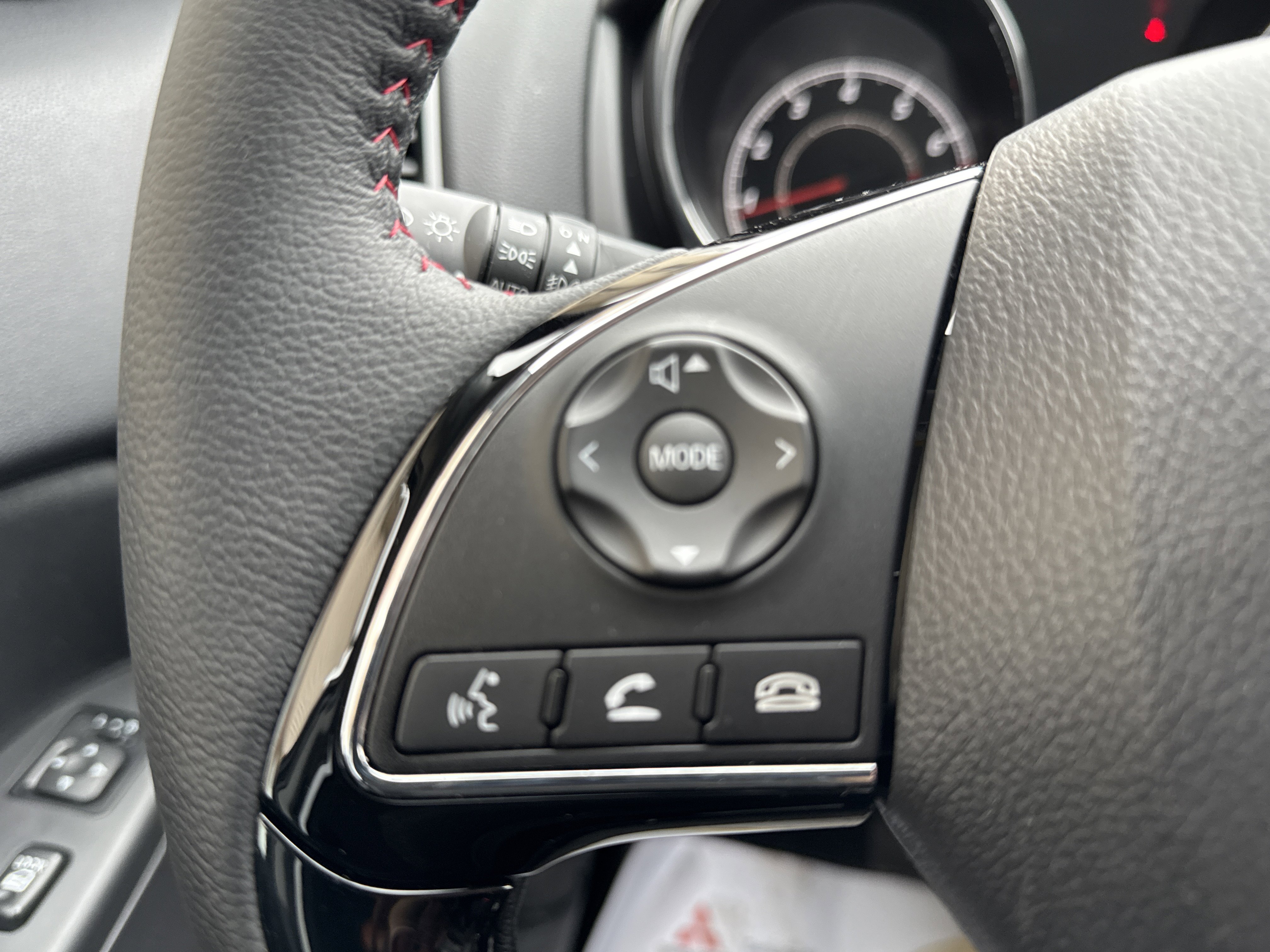 Used 2025 Mitsubishi Outlander Sport LE image 16