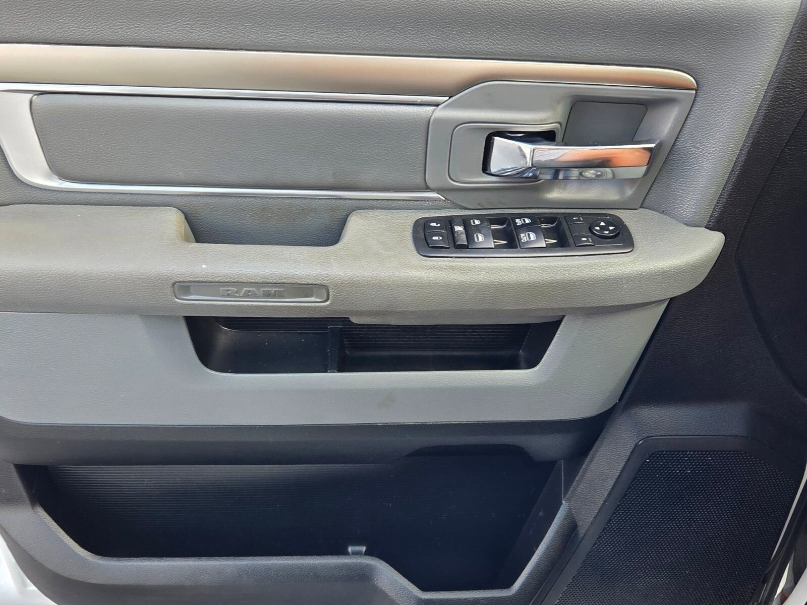 Used 2018 RAM 2500 SLT w/ Protection Group image 32