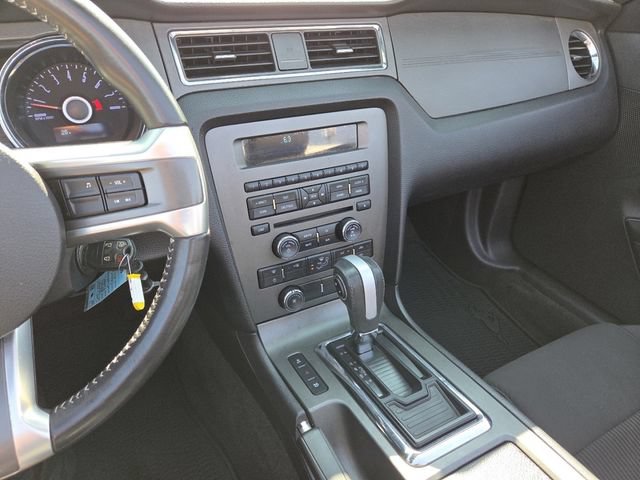 Used 2014 Ford Mustang Convertible RWD image 30