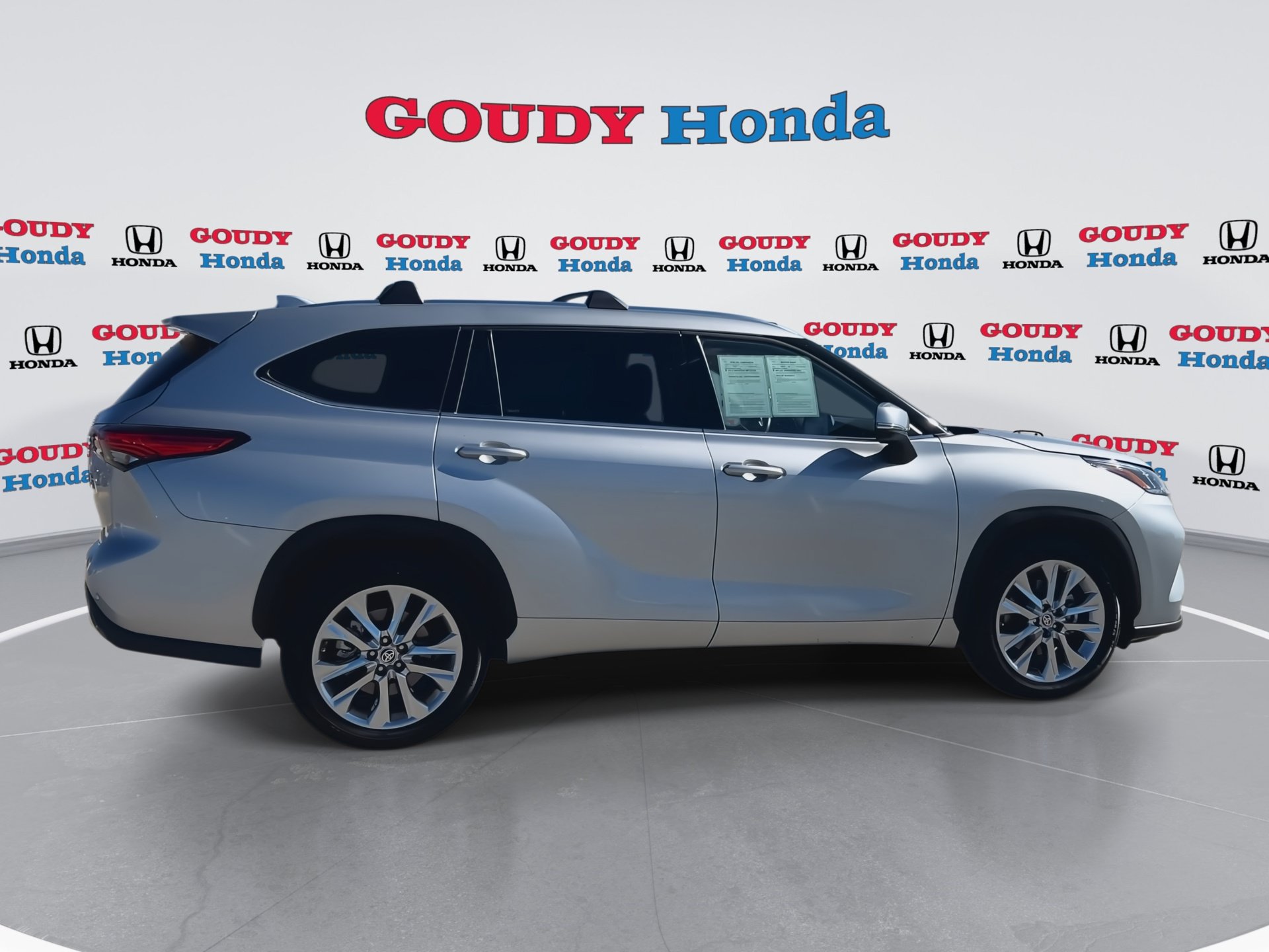 Used 2020 Toyota Highlander Limited FWD image 9