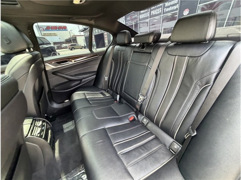 Used 2018 BMW 540i RWD image 24