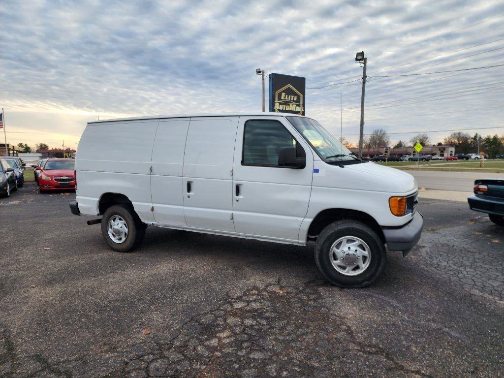 Used 2006 Ford E-350 and Econoline 350 Super Duty RWD image 2