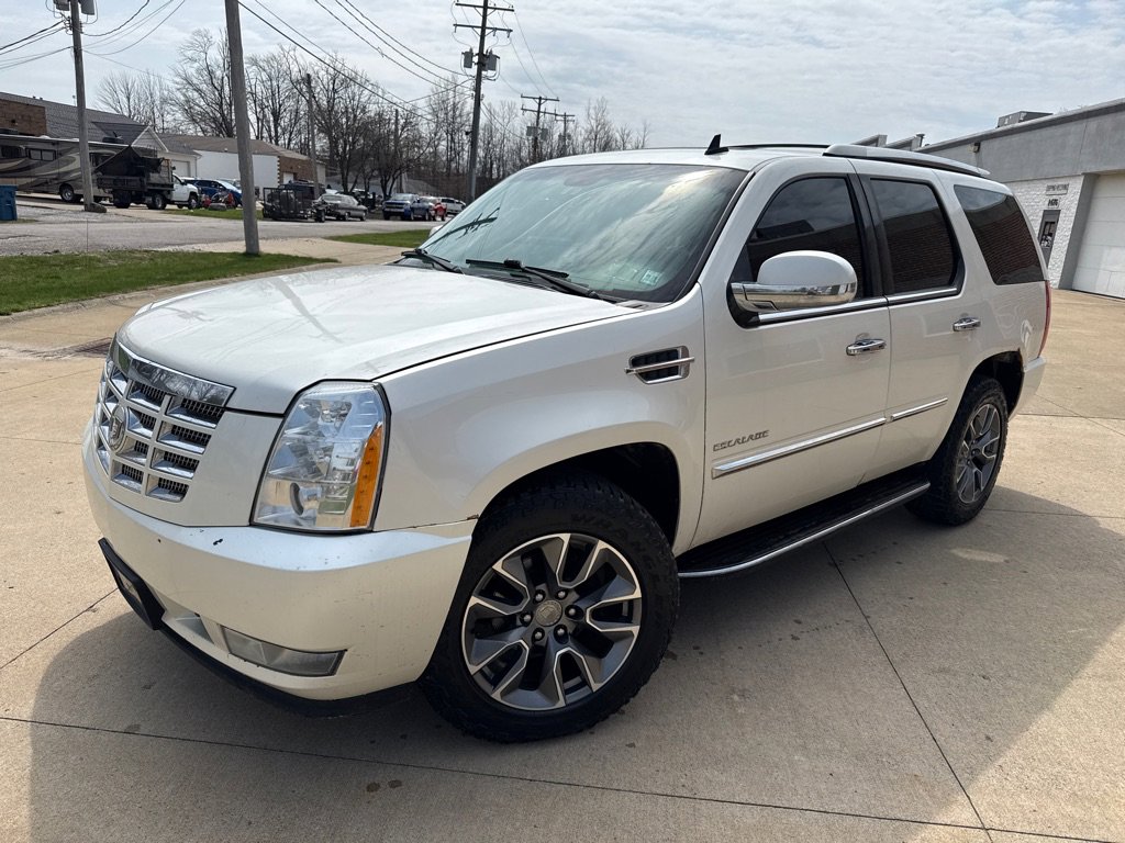 Used 2010 Cadillac Escalade AWD image 1