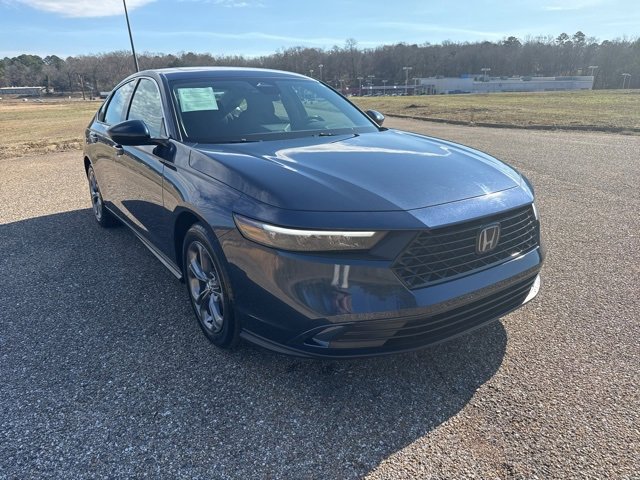 Used 2023 Honda Accord EX image 2