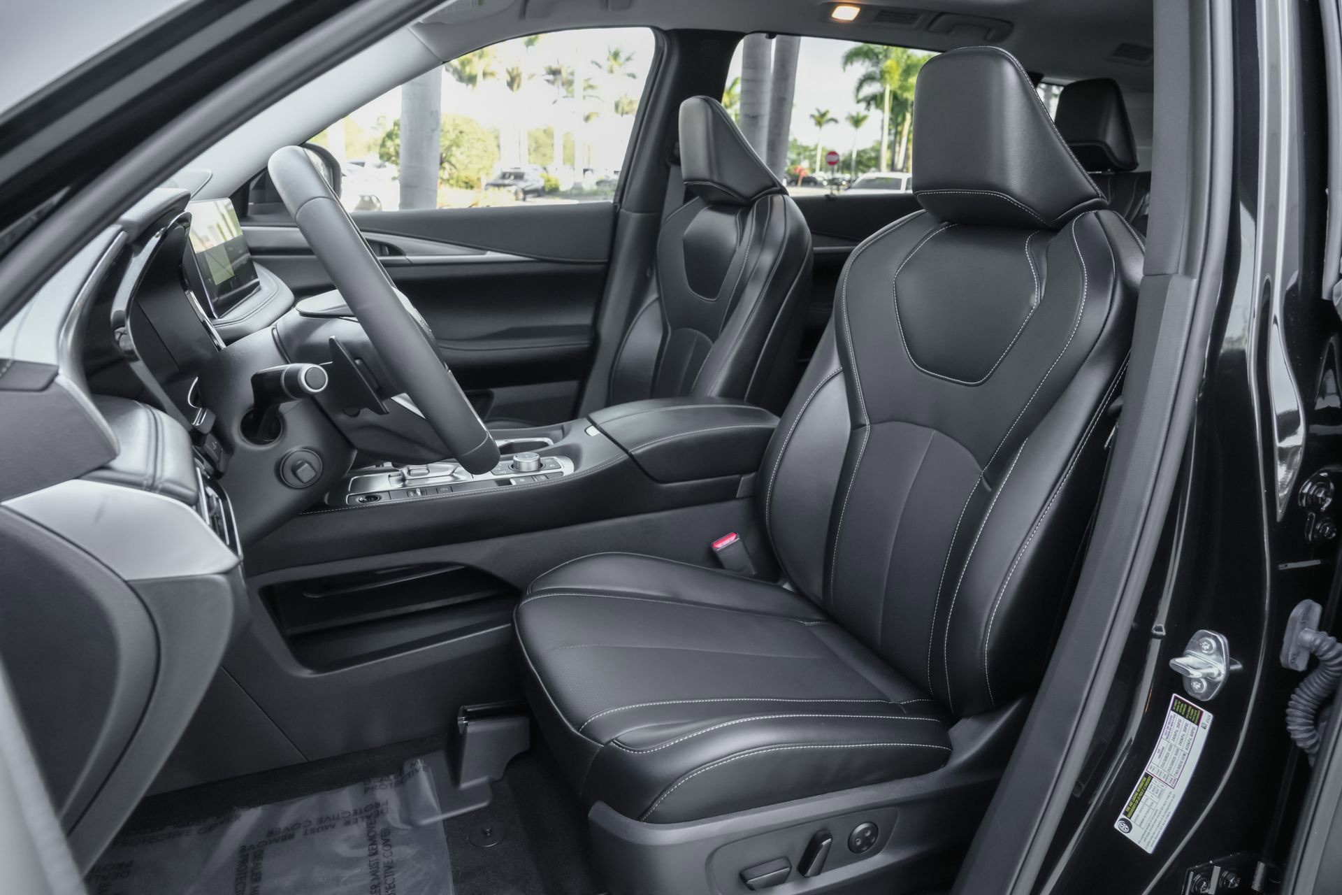 Used 2026 INFINITI QX60 Luxe w/ Cargo Package image 6