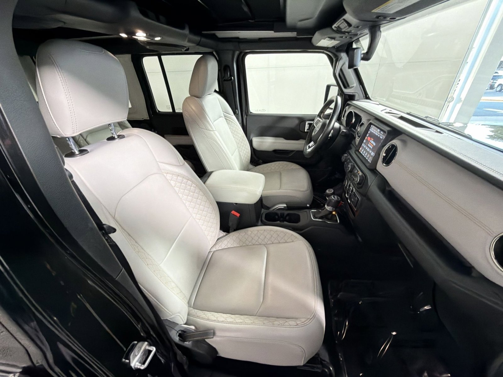 Used 2021 Jeep Wrangler Unlimited Sahara image 26