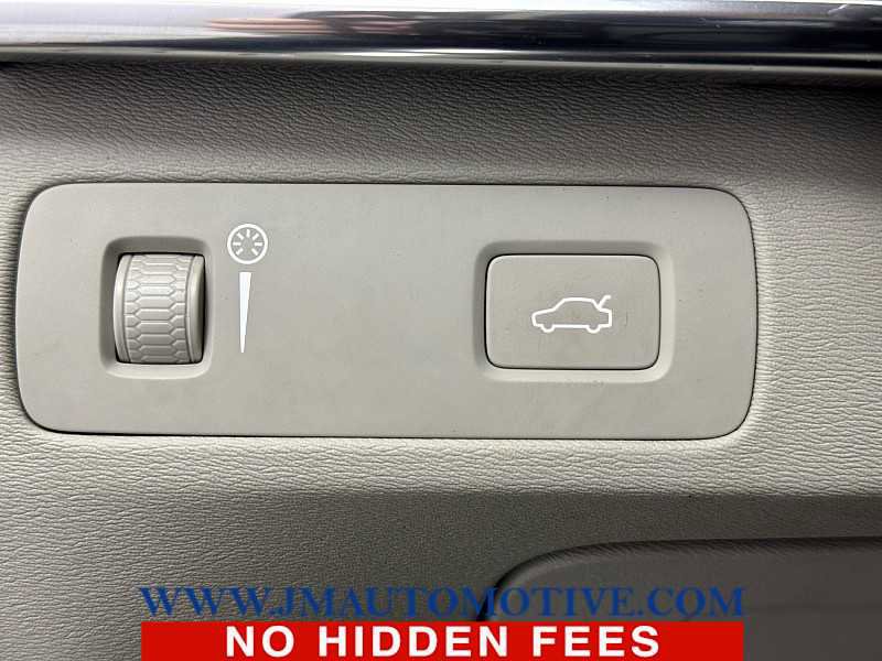 Used 2021 Volvo XC90 T6 Momentum image 38