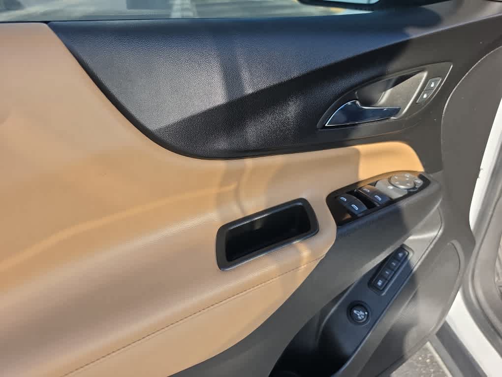 Used 2023 Chevrolet Equinox Premier AWD/4WD image 21