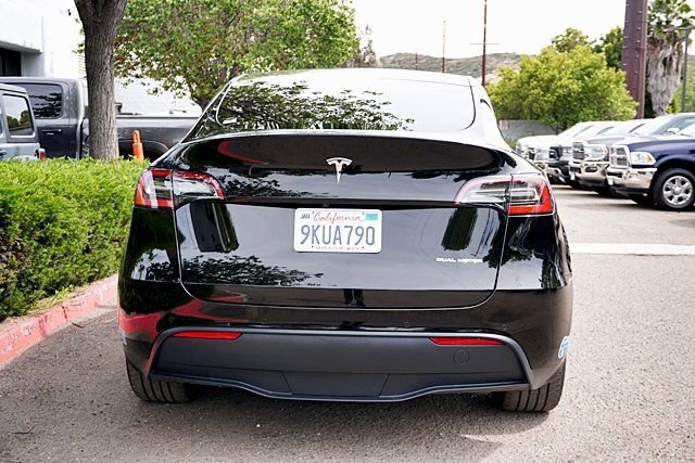 Used 2021 Tesla Model Y Long Range AWD/4WD image 9