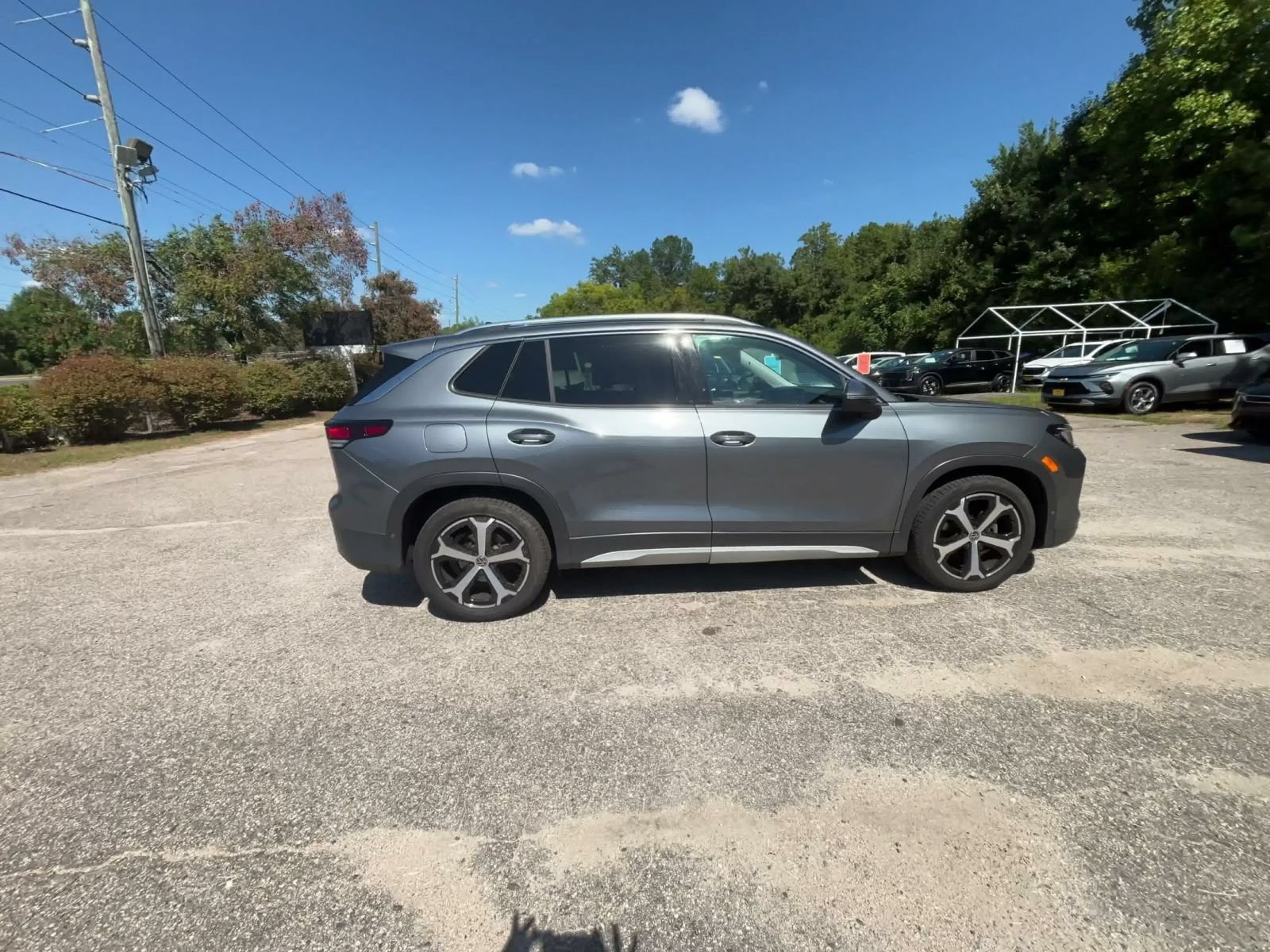 Used 2026 Volkswagen Tiguan SE FWD image 15