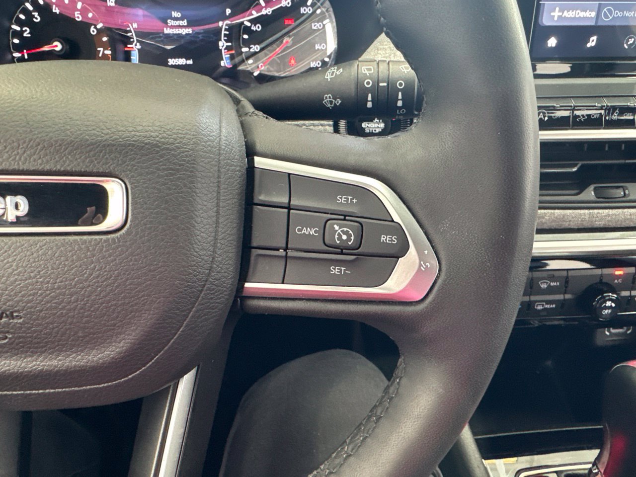 Used 2025 Jeep Compass Latitude AWD/4WD image 19
