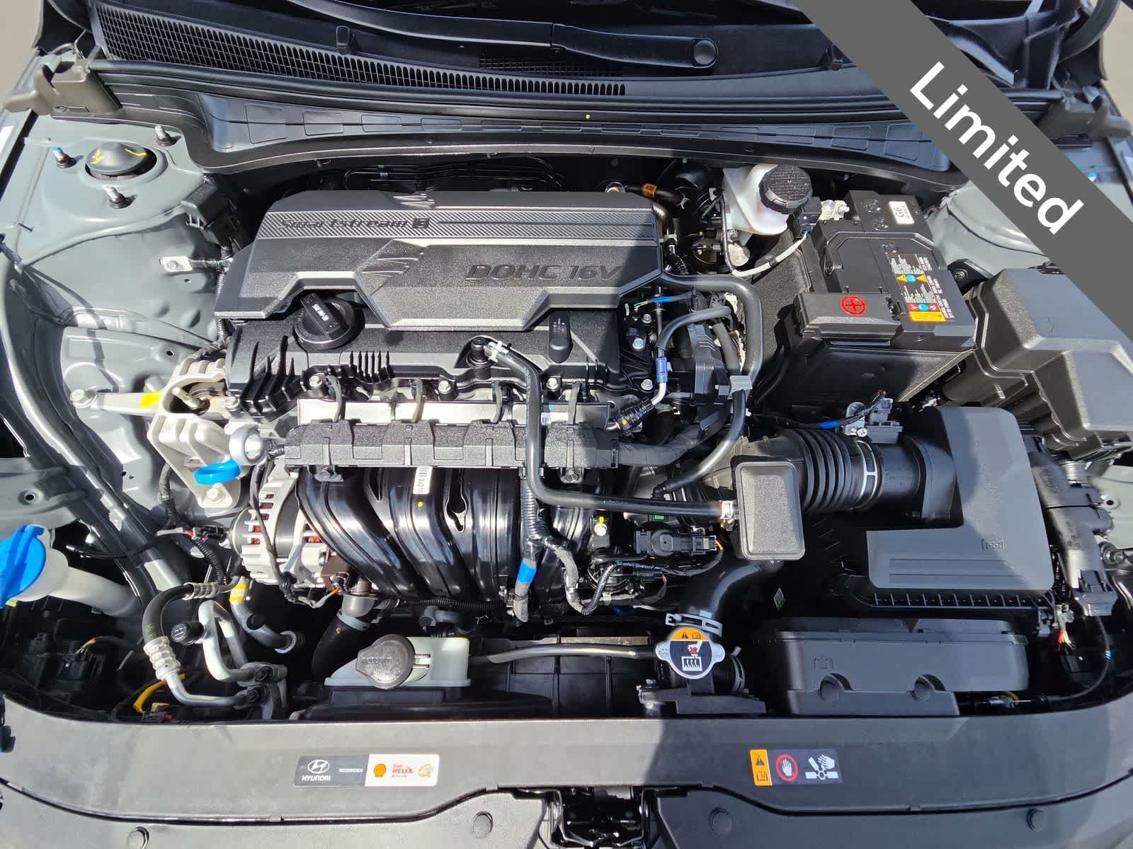 Used 2025 Hyundai Elantra Limited FWD image 13