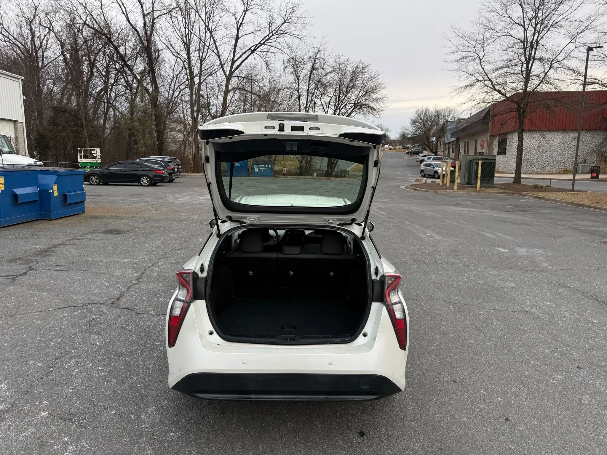 Used 2018 Toyota Prius Two image 11