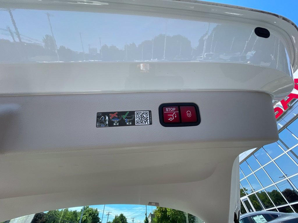 Used 2022 Mercedes-Benz EQS 450+ Sedan image 23