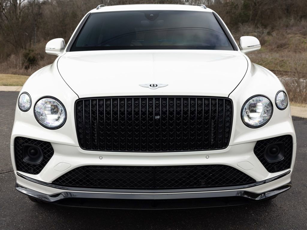 Used 2023 Bentley Bentayga Extended Wheelbase image 17