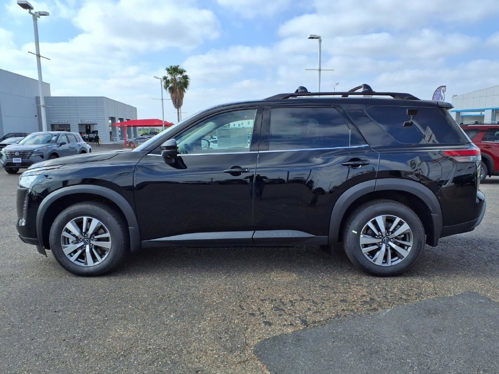 New 2026 Nissan Pathfinder SL AWD/4WD image 4
