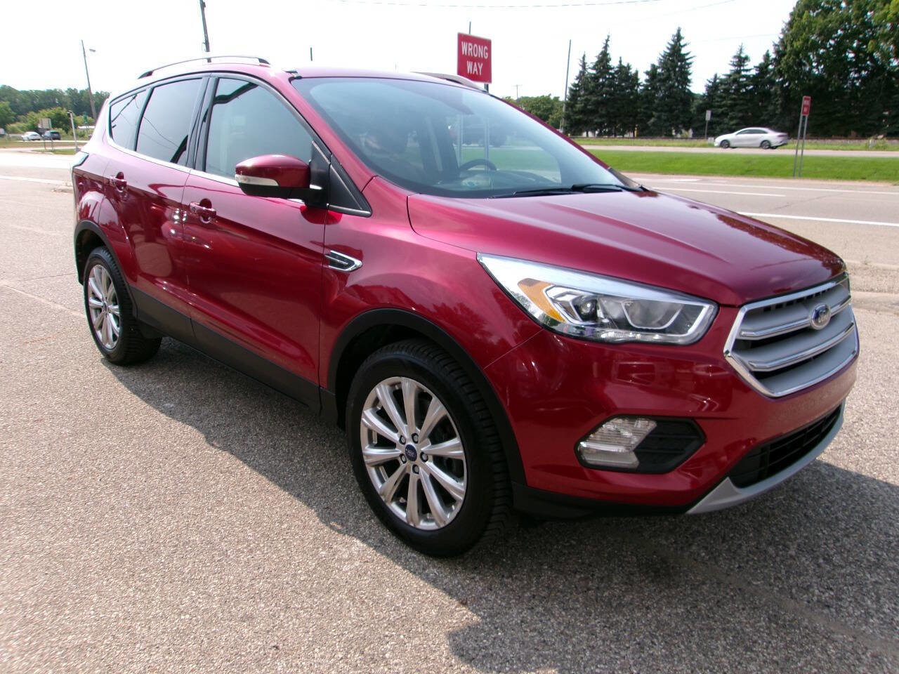 Used 2017 Ford Escape Titanium image 2