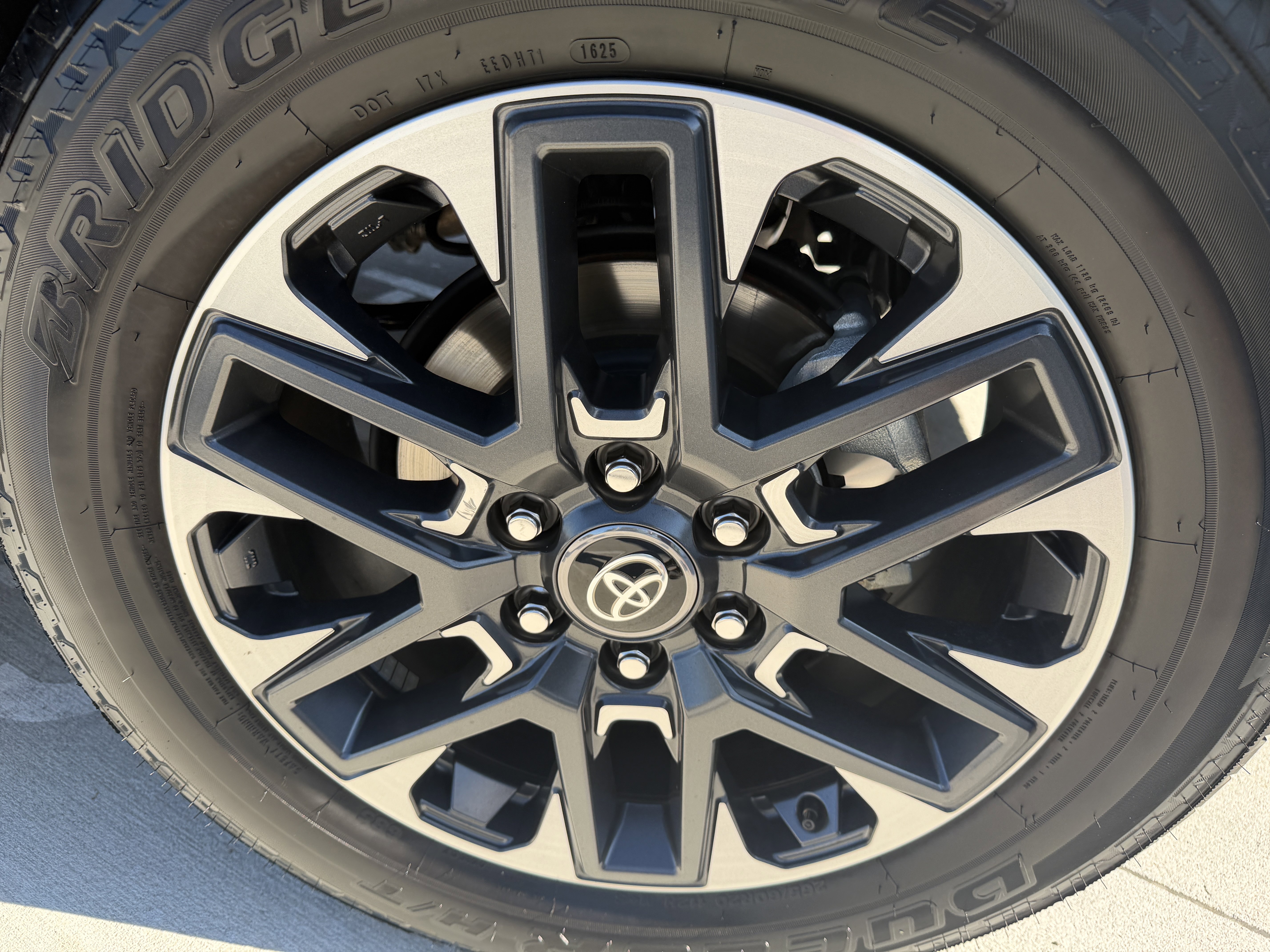 Used 2025 Toyota Sequoia Limited image 27