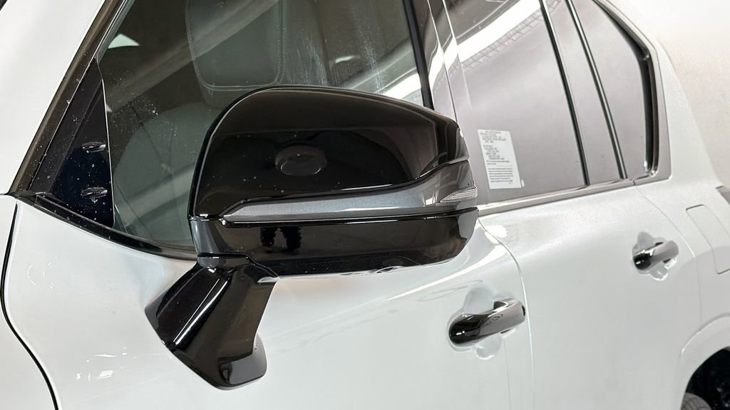 New 2026 Lexus LX 700h Luxury image 4