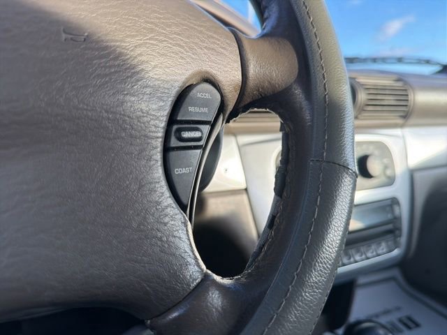 Used 2005 Chrysler Sebring Touring w/ Electronics Convenience Group image 28