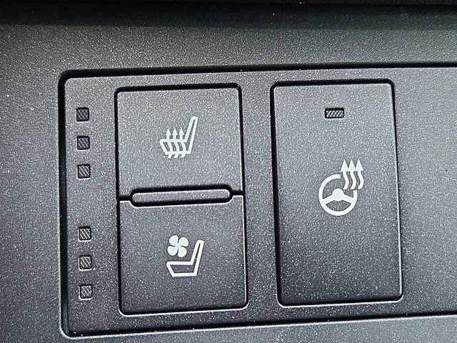 Certified 2024 Lexus IS 350 F Sport w/ Navigation Package AWD/4WD image 19