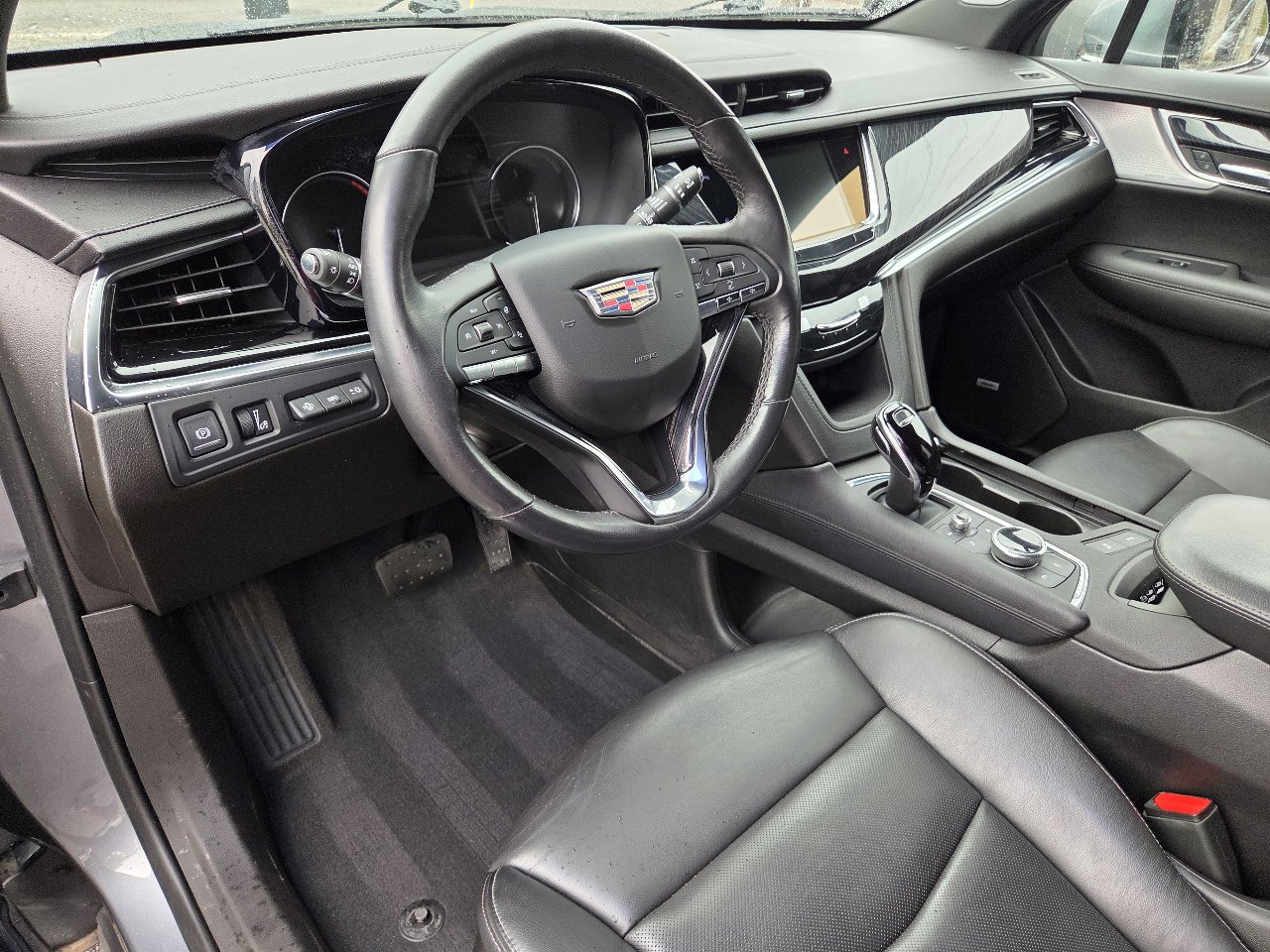 Used 2022 Cadillac XT6 Premium Luxury image 11