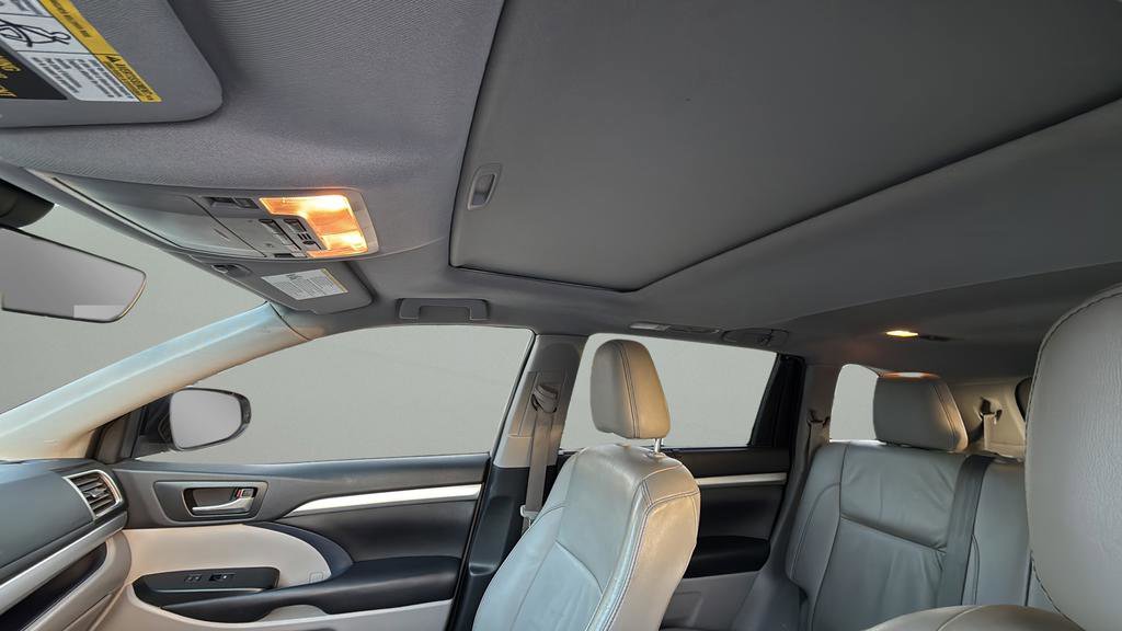 Used 2019 Toyota Highlander XLE image 17
