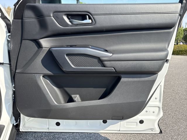 Used 2024 Nissan Pathfinder SL w/ Cargo Package image 29