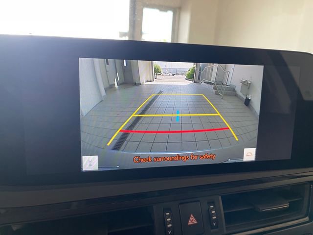 Used 2025 Lexus ES 300h w/ Premium Package FWD image 12