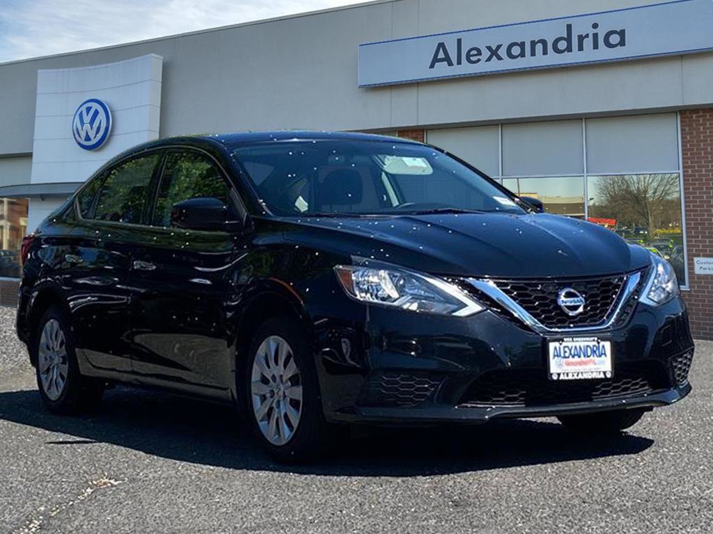 Used 2017 Nissan Sentra SV image 1