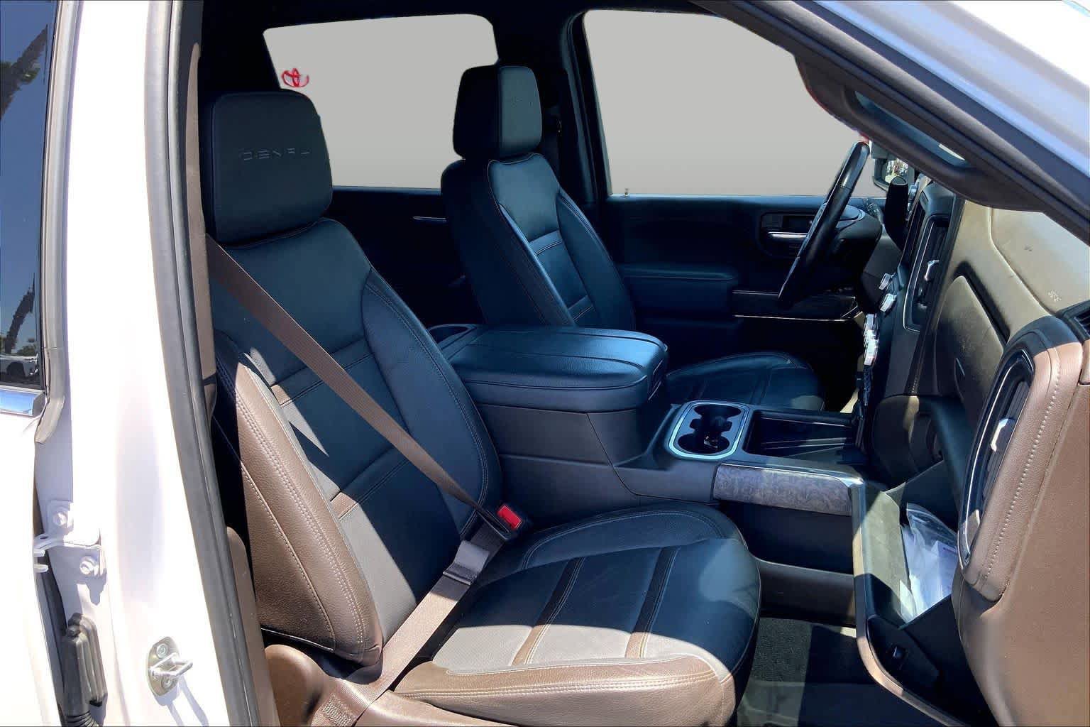 Used 2023 GMC Sierra 2500 Denali w/ Denali Ultimate Package AWD/4WD image 8