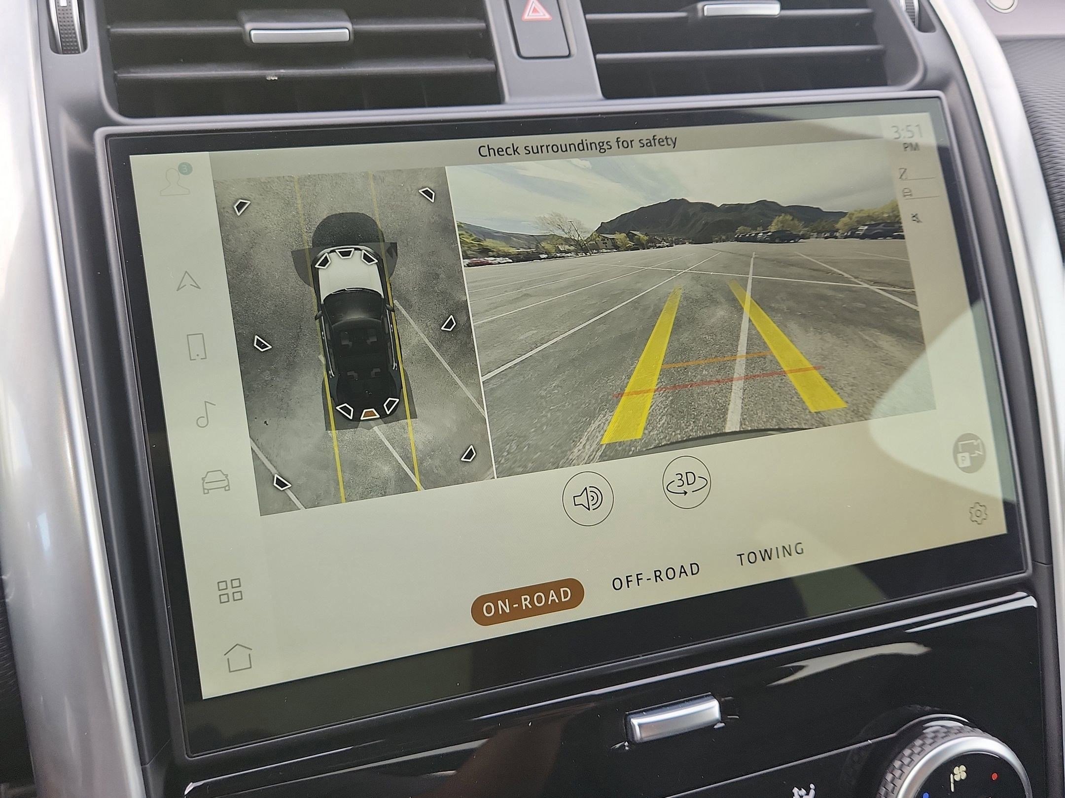 Used 2025 Land Rover Discovery Dynamic SE image 27