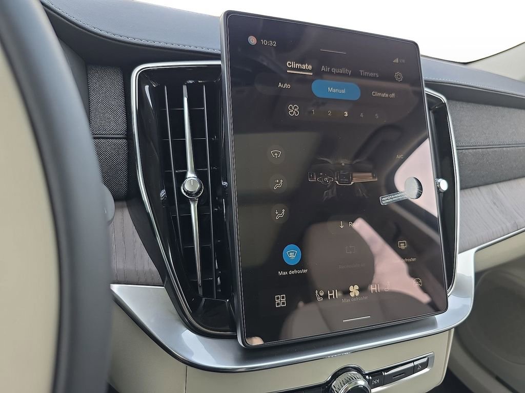 New 2026 Volvo XC90 B6 Ultra w/ Protection Package image 31