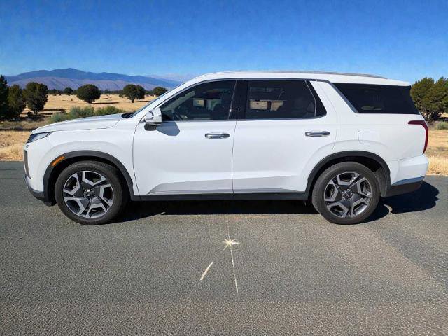 Used 2023 Hyundai Palisade Limited image 3