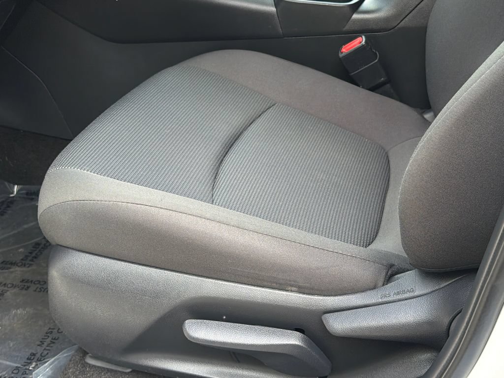 Used 2021 Toyota RAV4 LE AWD/4WD image 21