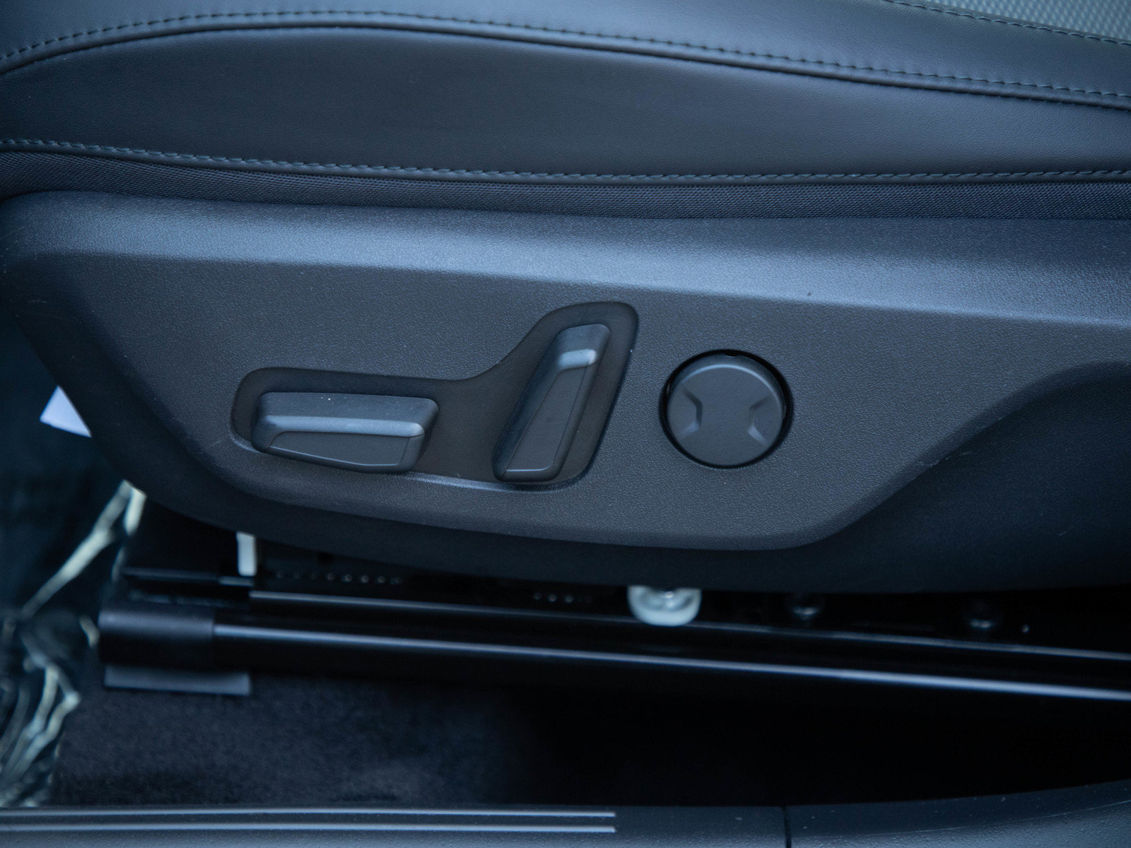Used 2023 Kia Niro EX w/ EX Cold Weather Package FWD image 21