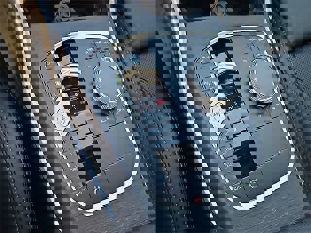 Used 2023 BMW 330e 330e image 32