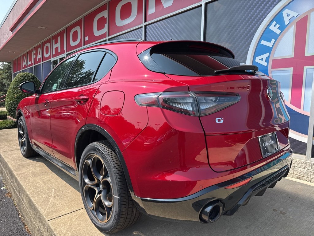 New 2025 Alfa Romeo Stelvio Sprint image 8