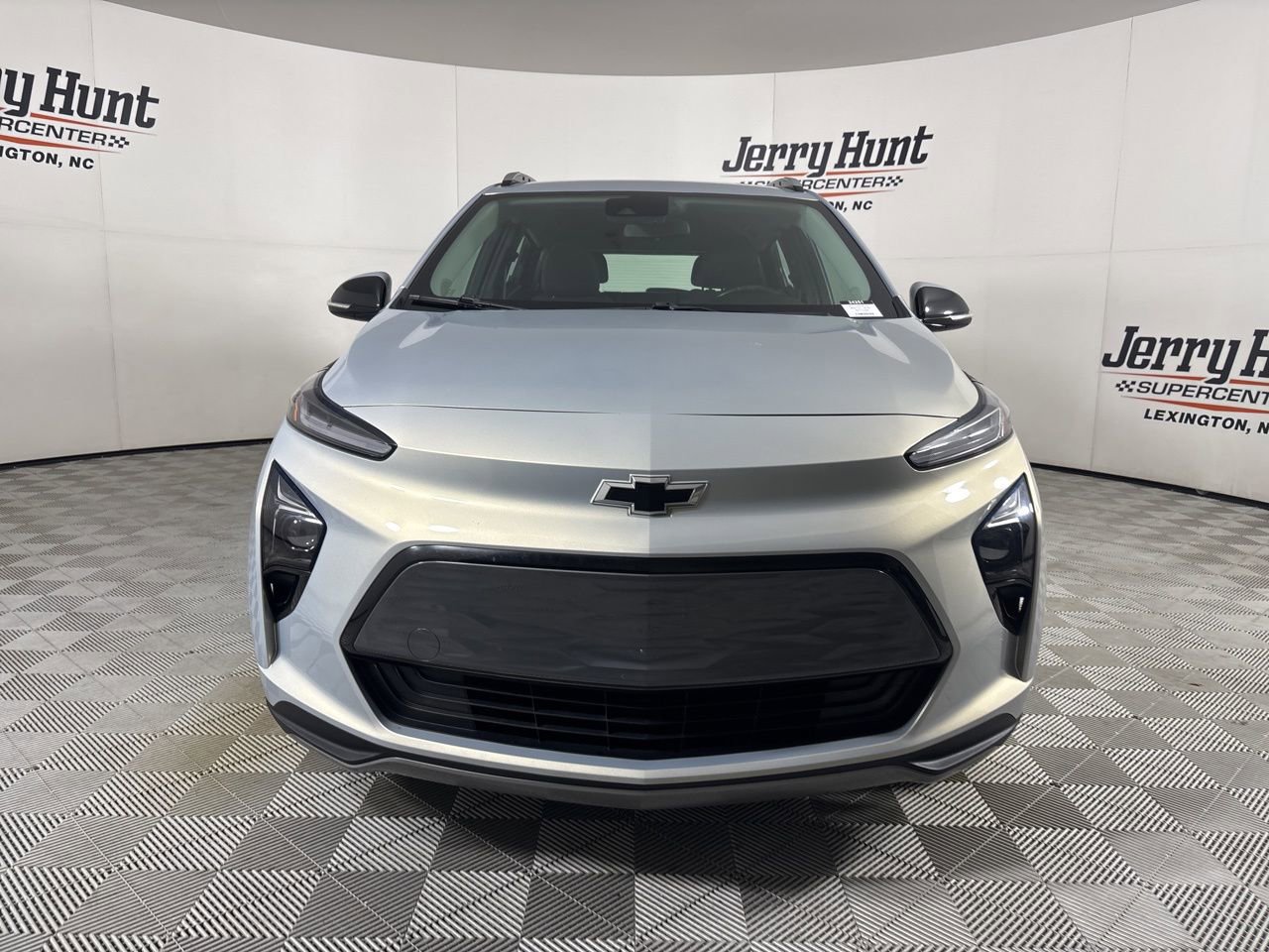 Used 2022 Chevrolet Bolt EUV LT w/ Comfort Package image 2