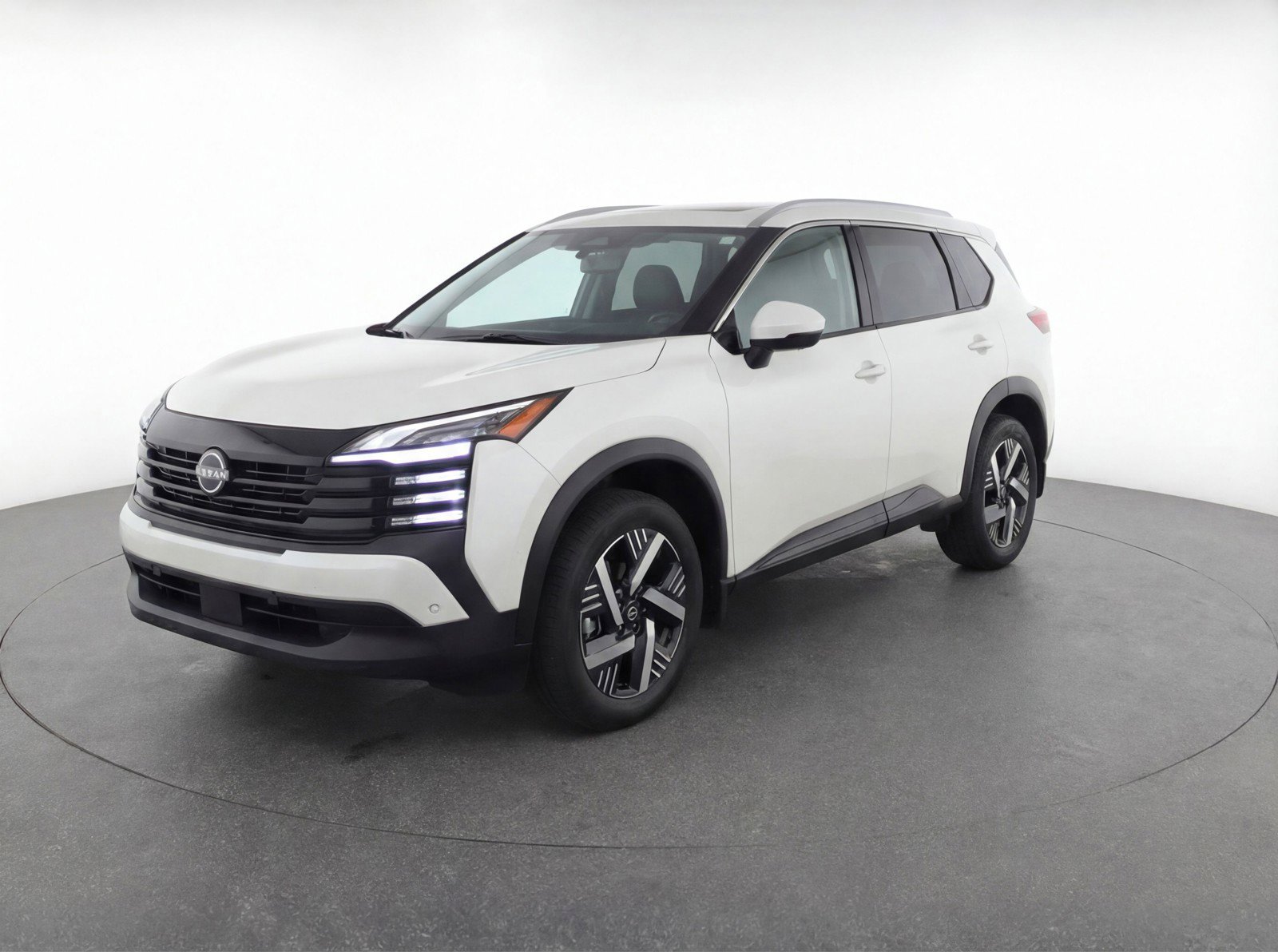 Used 2025 Nissan Kicks SV image 3